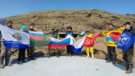 Братская могила на высоте 171. О. Шумшу. 1 июня 2025 г. Возложение венков от города Петропавловска-Камчатского и Камчатского кра