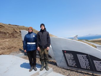 Братская могила на высоте 171. О. Шумшу. 1 июня 2025 г. Возложение венков от города Петропавловска-Камчатского и Камчатского кра