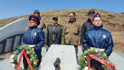 Возложение венков  от Камчатского края и г. Петропавловска-Камчатского на Братскую могилу
