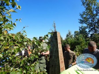 Реставрация памятника погибшему экипажу самолета