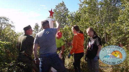 Реставрация памятника погибшему экипажу самолета