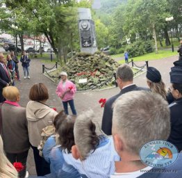 Возложение цветов в День Курильского десанта 0